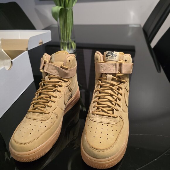 COPY - Nike Air Force 1 High LV8 -- 6Y - Picture 1 of 5